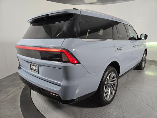 Gray Mist 2026 Lincoln Navigator Reserve