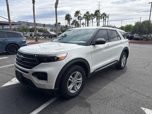 Star White 2022 Ford Explorer XLT