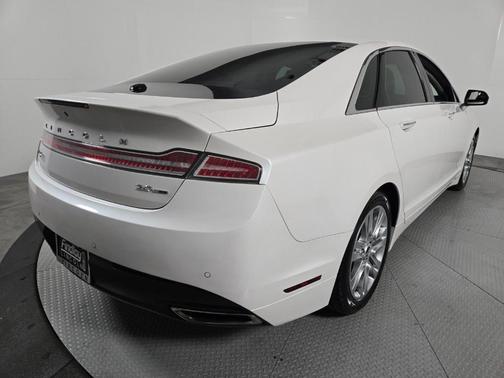 White Platinum Tri-Coat Metallic 2016 Lincoln MKZ Base