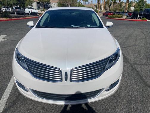 White Platinum Tri-Coat Metallic 2016 Lincoln MKZ Base