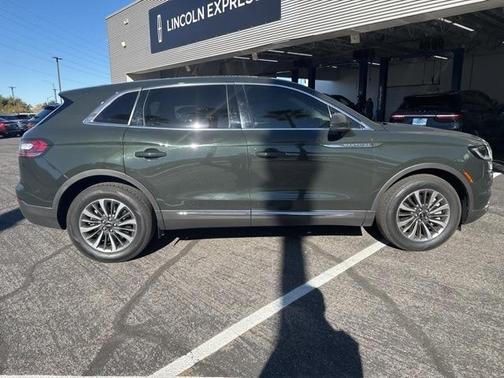 2022 Lincoln Nautilus Standard