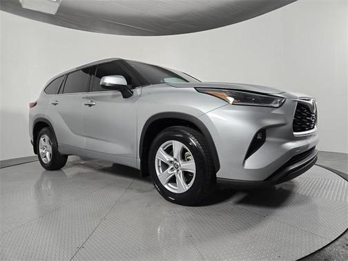 2021 Toyota Highlander LE