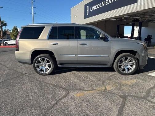 2019 Cadillac Escalade Luxury