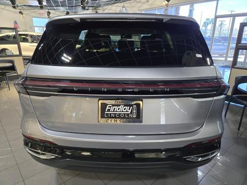 Silver Radiance Metallic 2026 Lincoln Nautilus Premiere