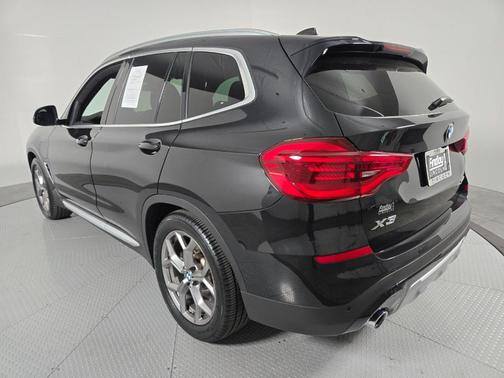Black Sapphire Metallic 2021 BMW X3 PHEV xDrive30e
