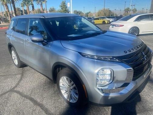 2022 Mitsubishi Outlander ES