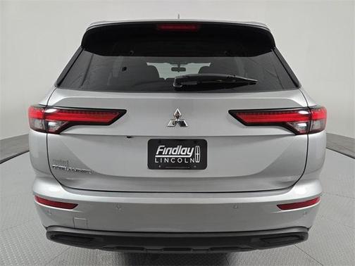 2022 Mitsubishi Outlander ES