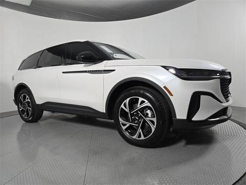 White Platinum Clearcoat Metallic 2026 Lincoln Nautilus Premiere