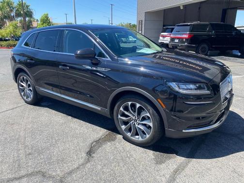 Infinite Black Metallic 2022 Lincoln Nautilus Reserve