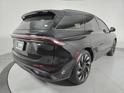 Black Metallic 2026 Lincoln Nautilus Reserve