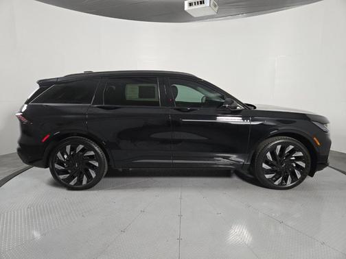 Black Metallic 2026 Lincoln Nautilus Reserve