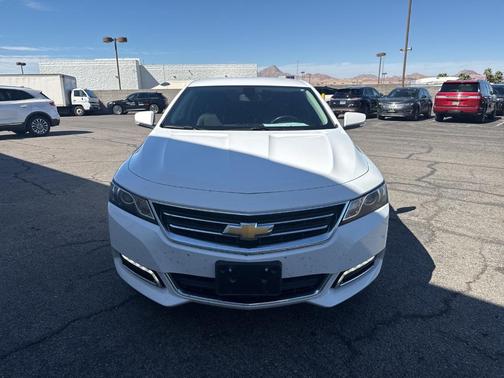 Summit White 2019 Chevrolet Impala 1LT