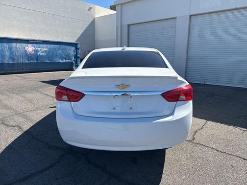 Summit White 2019 Chevrolet Impala 1LT