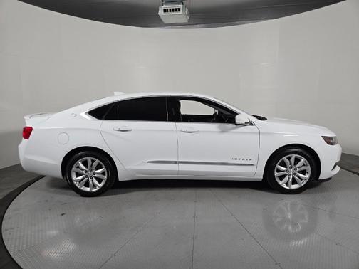 Summit White 2019 Chevrolet Impala 1LT