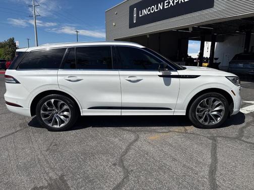 Pristine White 2023 Lincoln Aviator Grand Touring