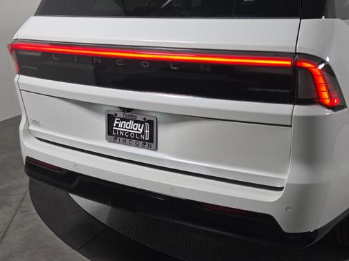 Star White 2026 Lincoln Navigator L Premiere