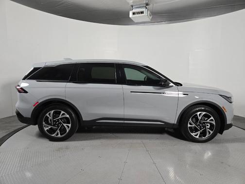 Gray 2026 Lincoln Nautilus Premiere