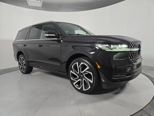 Infinite Black Metallic 2026 Lincoln Navigator Black Label