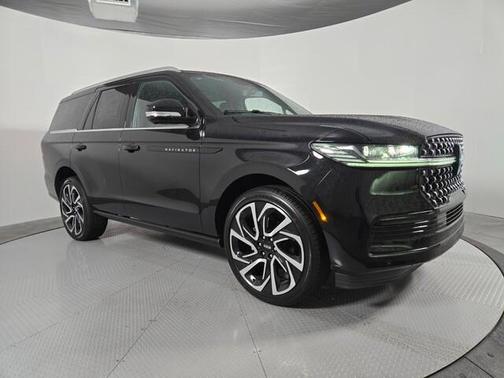 Infinite Black Metallic 2026 Lincoln Navigator Black Label