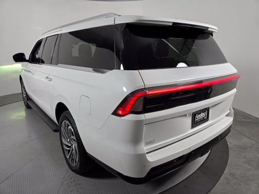 Star White 2026 Lincoln Navigator L Premiere
