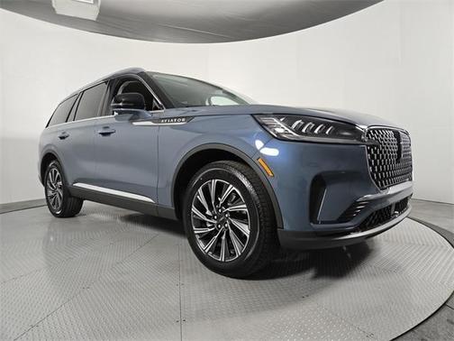 Whisper White 2026 Lincoln Aviator Premiere