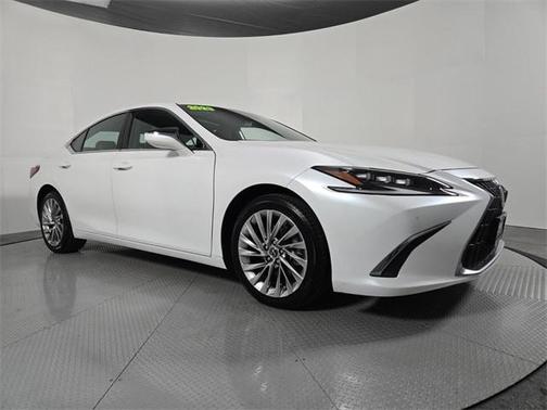 2023 Lexus ES 300h Luxury