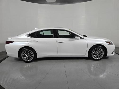 2023 Lexus ES 300h Luxury