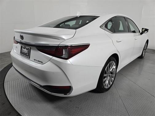 2023 Lexus ES 300h Luxury