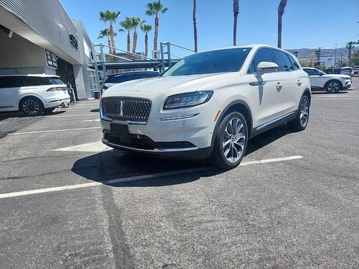 Ceramic Pearl Metallic Tinted Clearcoat 2023 Lincoln Nautilus Reserve