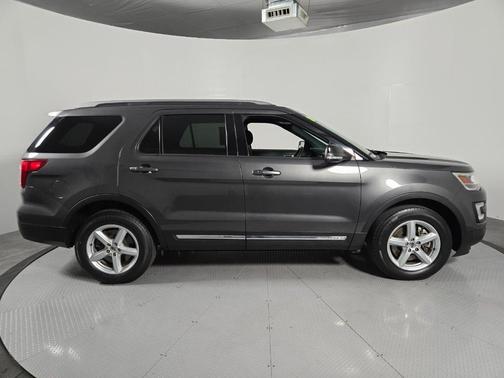 Magnetic Metallic 2017 Ford Explorer XLT