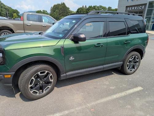 ERUPTION GREEN METALLIC 2024 Ford Bronco Sport OUTER BANKS