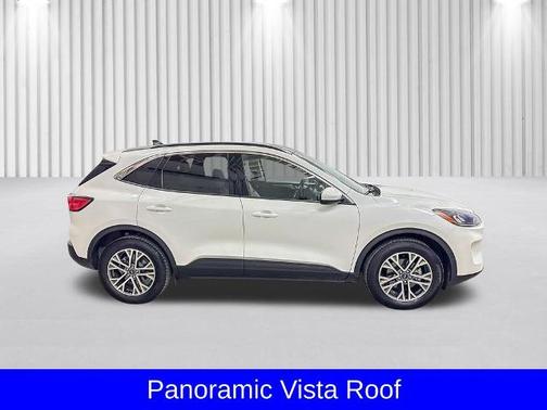 STAR WHITE METALLIC TRI-COA 2022 Ford Escape SEL