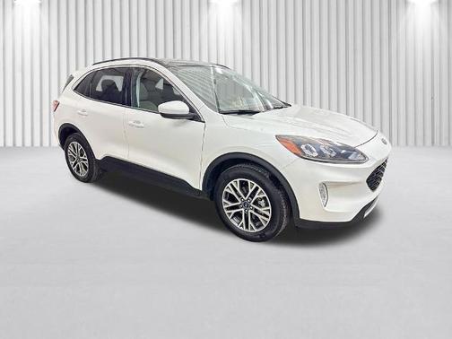 STAR WHITE METALLIC TRI-COA 2022 Ford Escape SEL