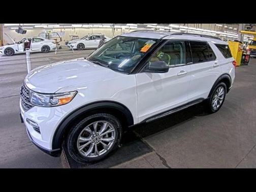 STAR WHITE MET TRI-COAT 2022 Ford Explorer XLT