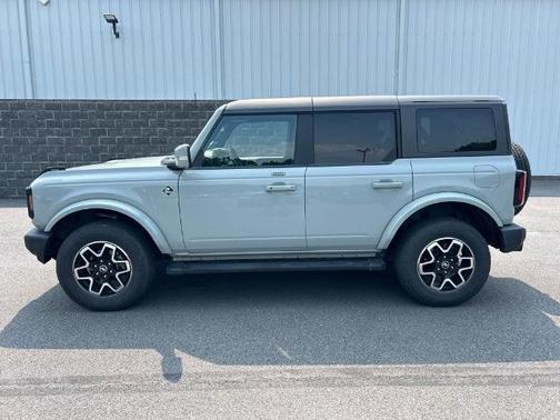 CACTUS GRAY 2023 Ford Bronco