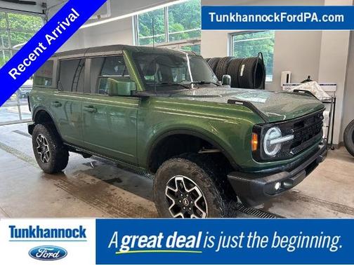 ERUPTION GREEN METALLIC 2023 Ford Bronco