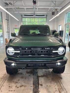 ERUPTION GREEN METALLIC 2023 Ford Bronco