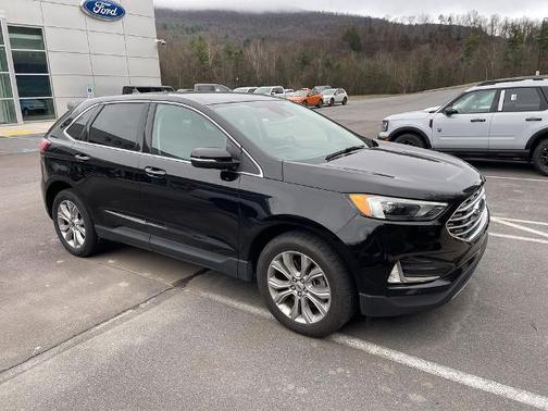 AGATE BLACK METALLIC 2024 Ford Edge TITANIUM