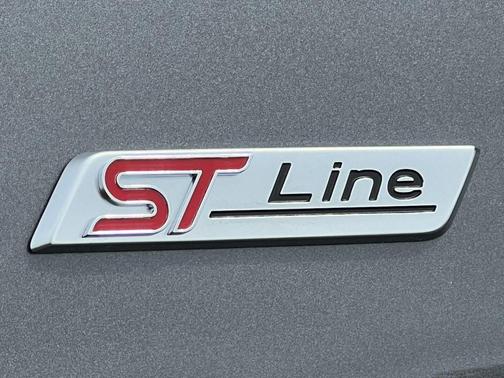 Carbonized Gray Metallic 2026 Ford Explorer ST-Line