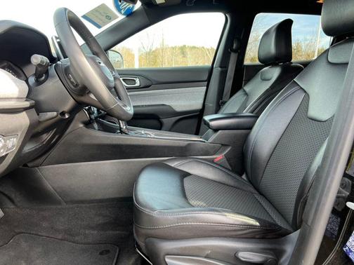 Diamond Black 2024 Jeep Compass Latitude