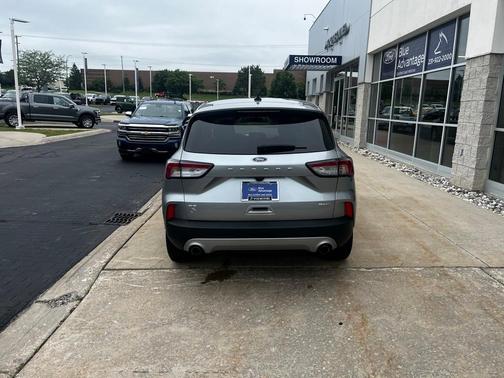 2022 Ford Escape SE