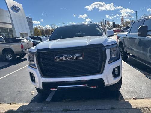 2023 GMC Yukon XL AT4