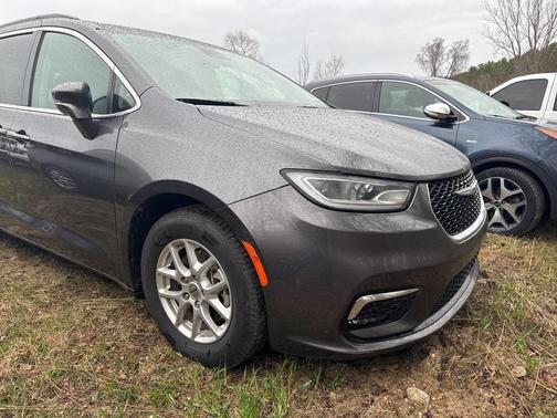 2022 Chrysler Pacifica Touring-L