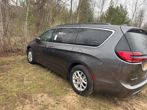 2022 Chrysler Pacifica Touring-L