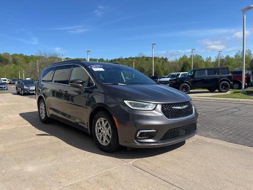 2022 Chrysler Pacifica Touring-L
