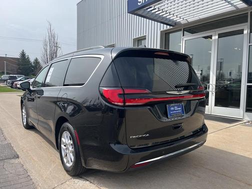 2022 Chrysler Pacifica Touring-L