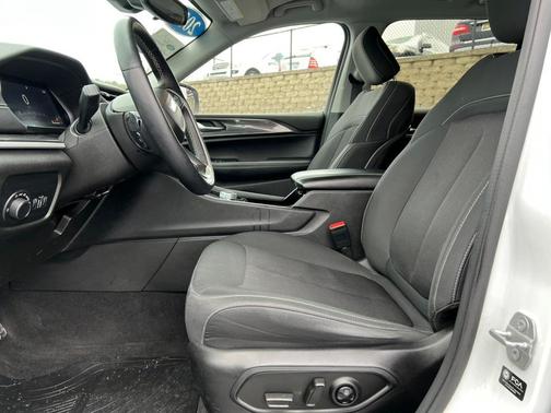 2021 Jeep Grand Cherokee L Laredo