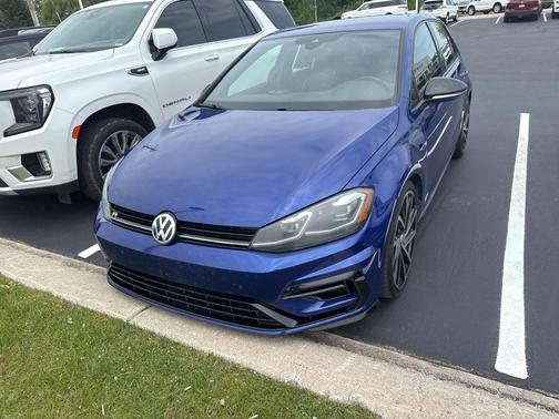 2018 Volkswagen Golf R 2.0T w/DCC & Navigation
