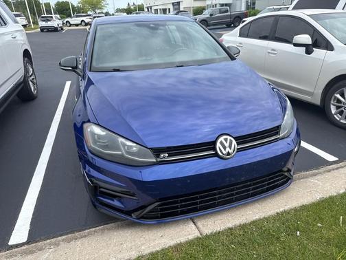 2018 Volkswagen Golf R 2.0T w/DCC & Navigation