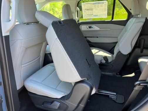 Vapor Blue Metallic 2026 Ford Explorer Active